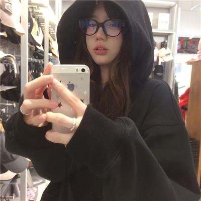 夫人的乖巧都是装的